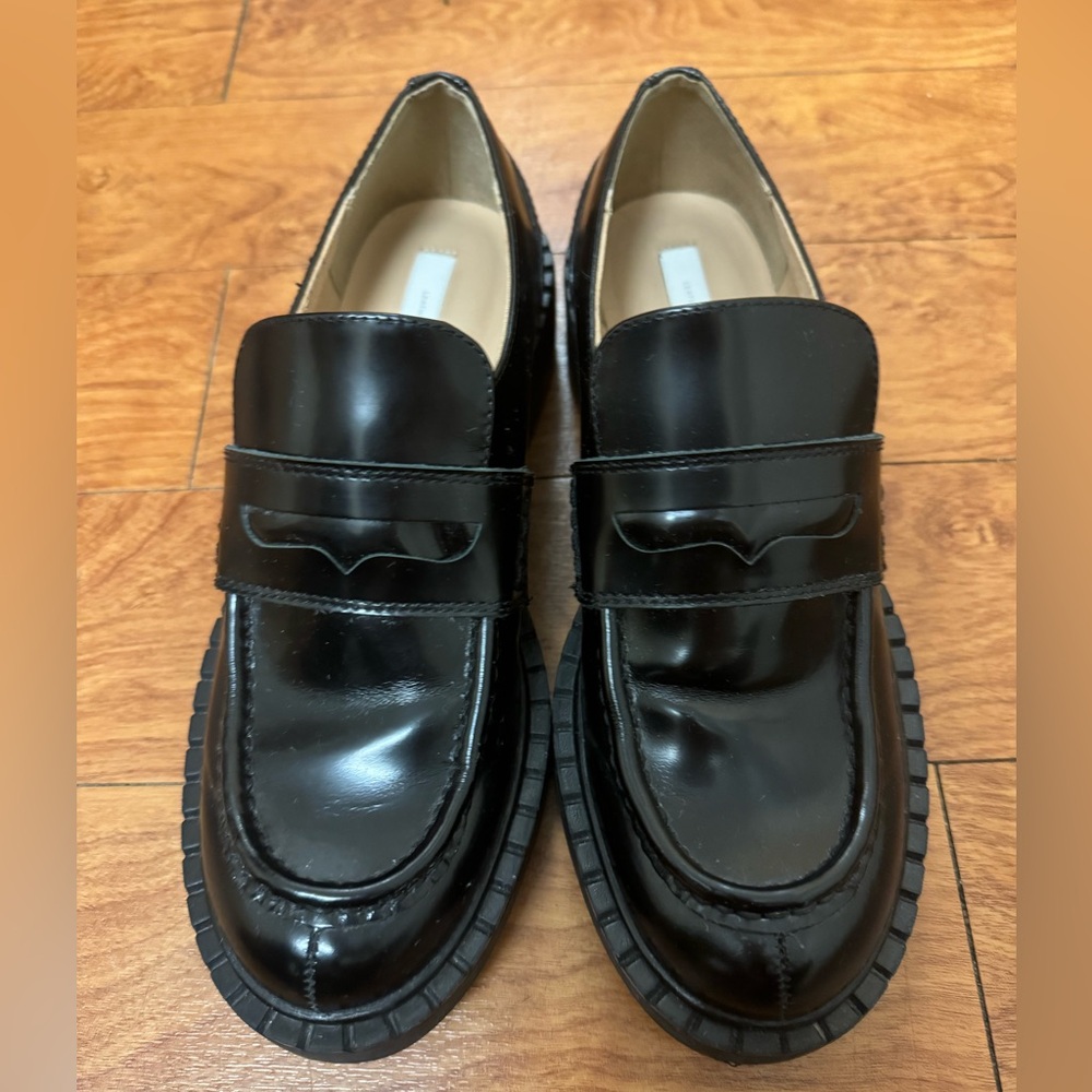 H&M Premium real leather loafers. Worn less than 5 times hence selling.